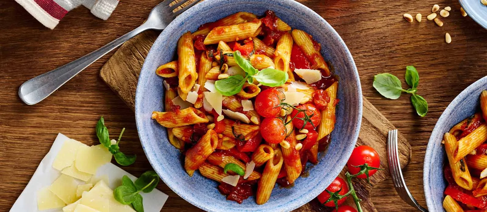 Penne arrabiata met tomaten- en chilisaus