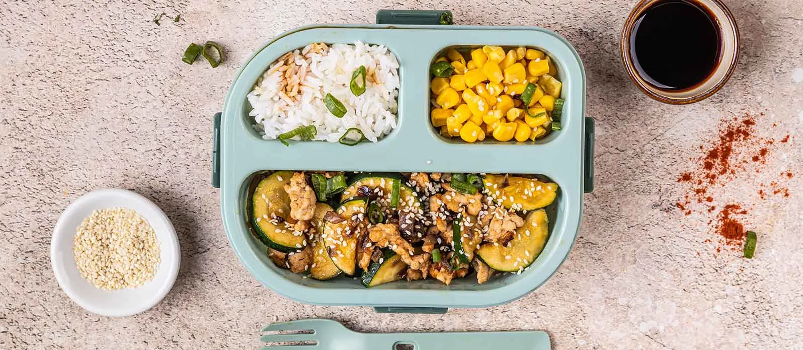 Rijstkom met kalkoen en courgette