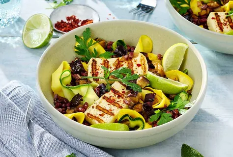 Courgette-, bonen- en auberginesalade