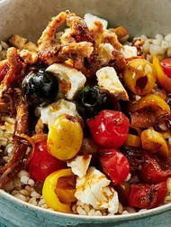 Bowl met varkensgyros in Griekse stijl