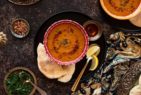 Turkse rode linzen- en wortelsoep