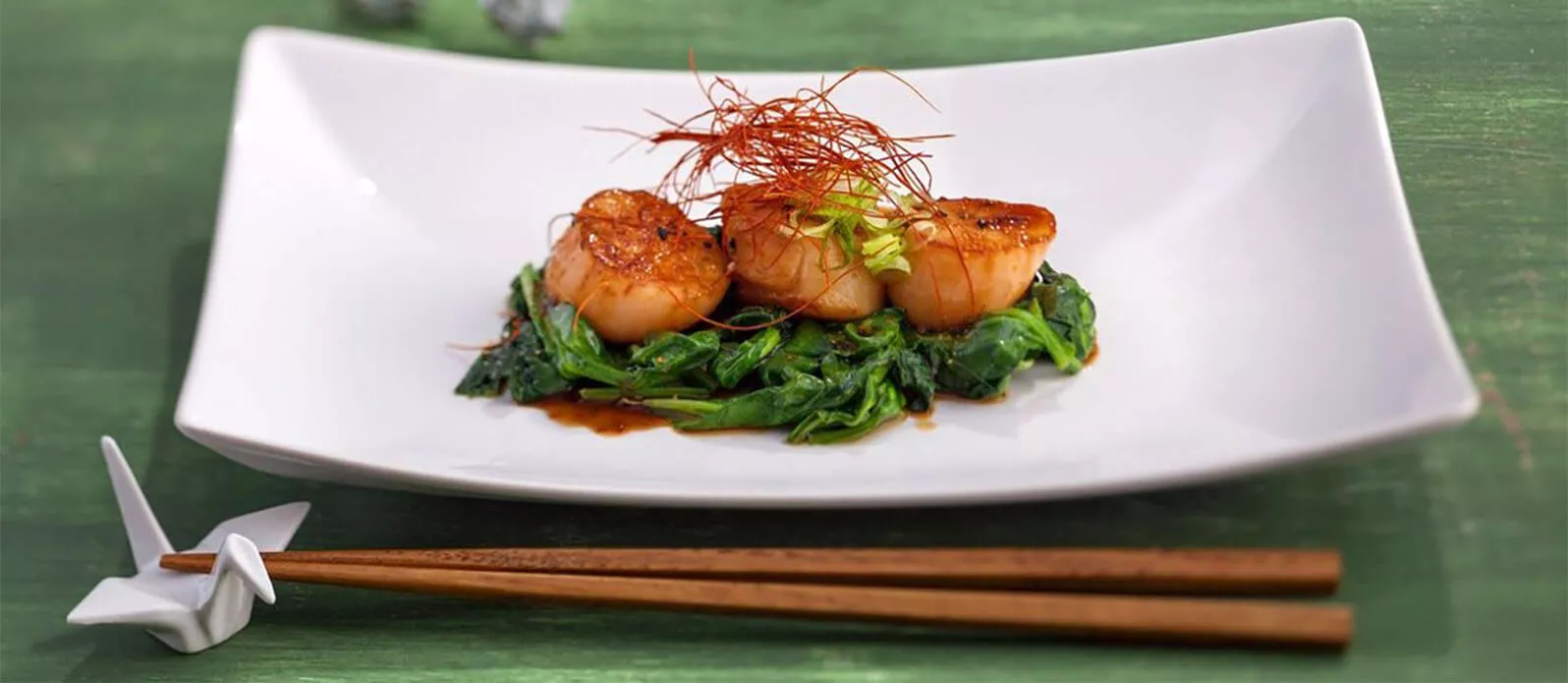 Hotategai Shichimi-Shoyu yaki – Gegrilde sint-jakobsschelpen met shichimi (zevenkruidenpoeder) of chili sojasaus