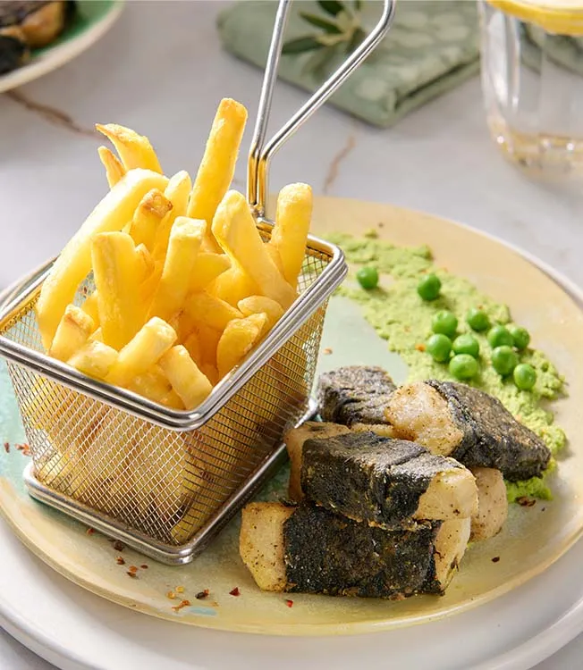 Vegan fish & chips met knolselderij & erwten
