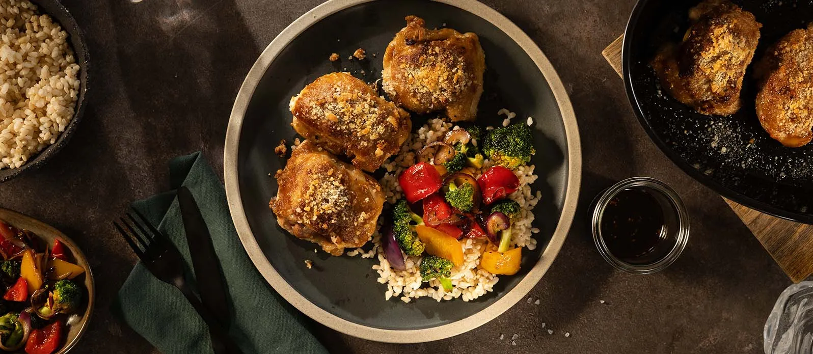 Knapperige pindakaas-kippendijen