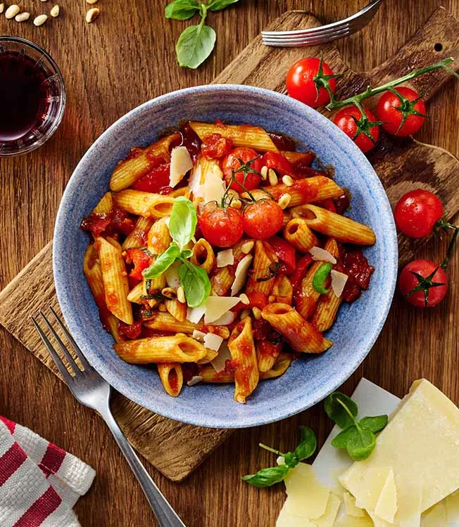 Penne arrabiata met tomaten- en chilisaus