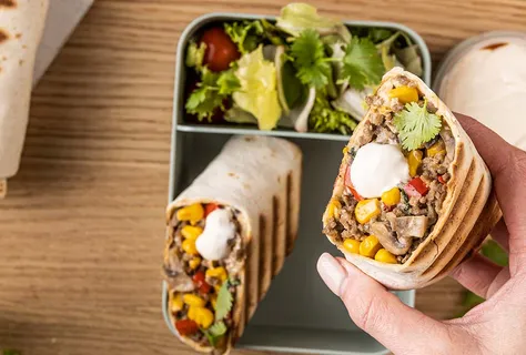 Burrito van rundvlees, champignons en maïs