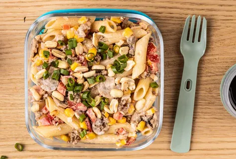 Pastasalade met rundvlees en champignons