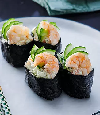 Gunkan-makisushi met garnalen & komkommer