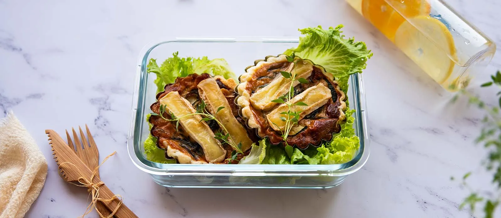 Mini camembert-courgettetaartjes
