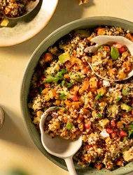 Regenboogsalade met quinoa & kaas