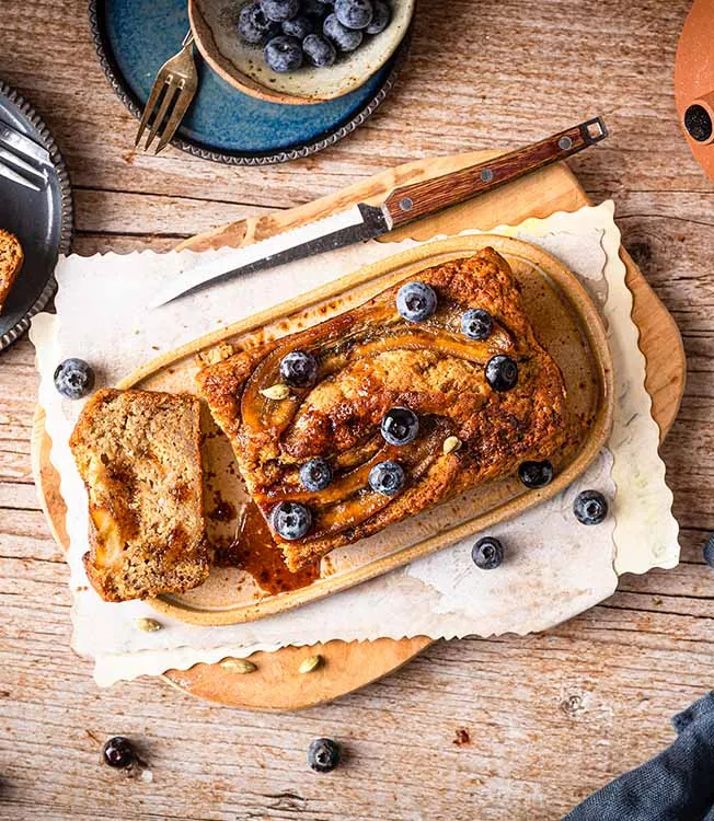 Veganistisch bananenbrood met kardemom