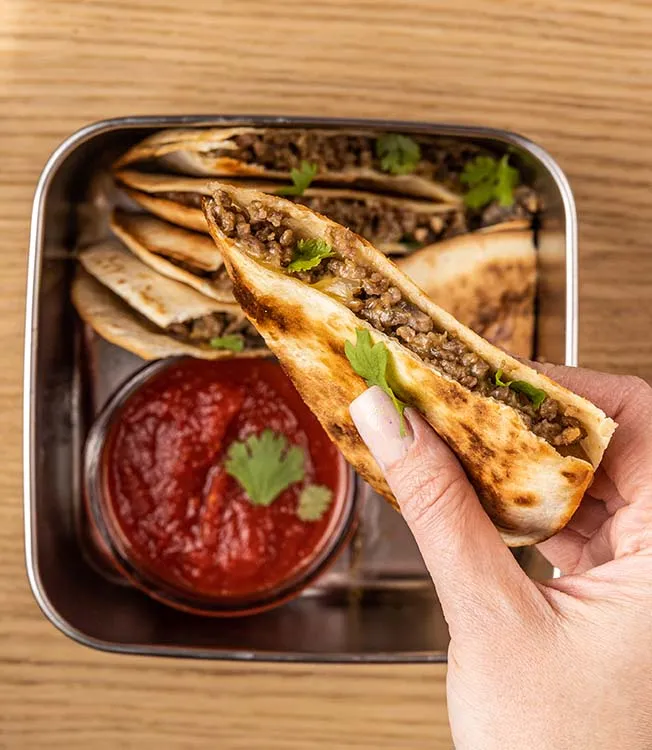 Quesadilla van rundvlees en champignons