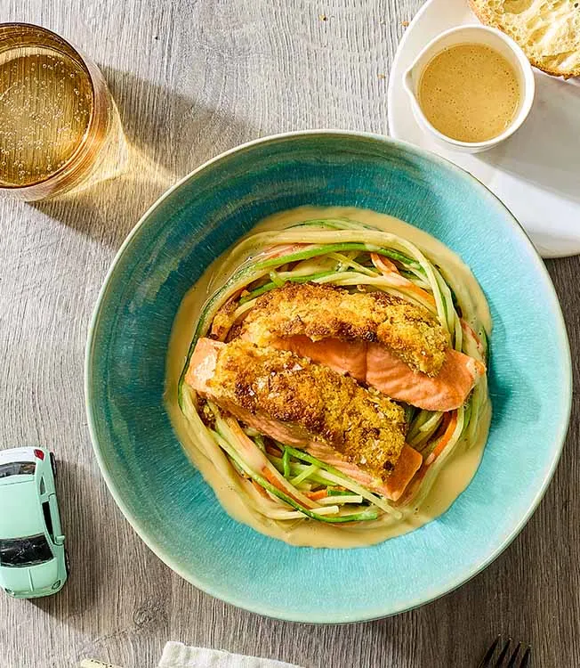 Krokante zalm op spaghetti-noodlenestje