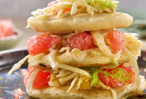 Vegan pannenkoeken met koolsalade van venkel