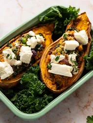 Gevulde zoete aardappelen met quinoa