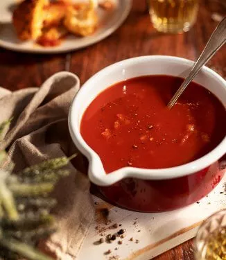 Saus van paddenstoel en tomaat