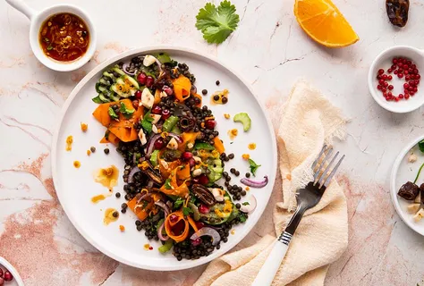 Linzensalade met dadels en citrusdressing