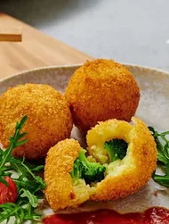 Groentekroketten met tomaten-sojasaus
