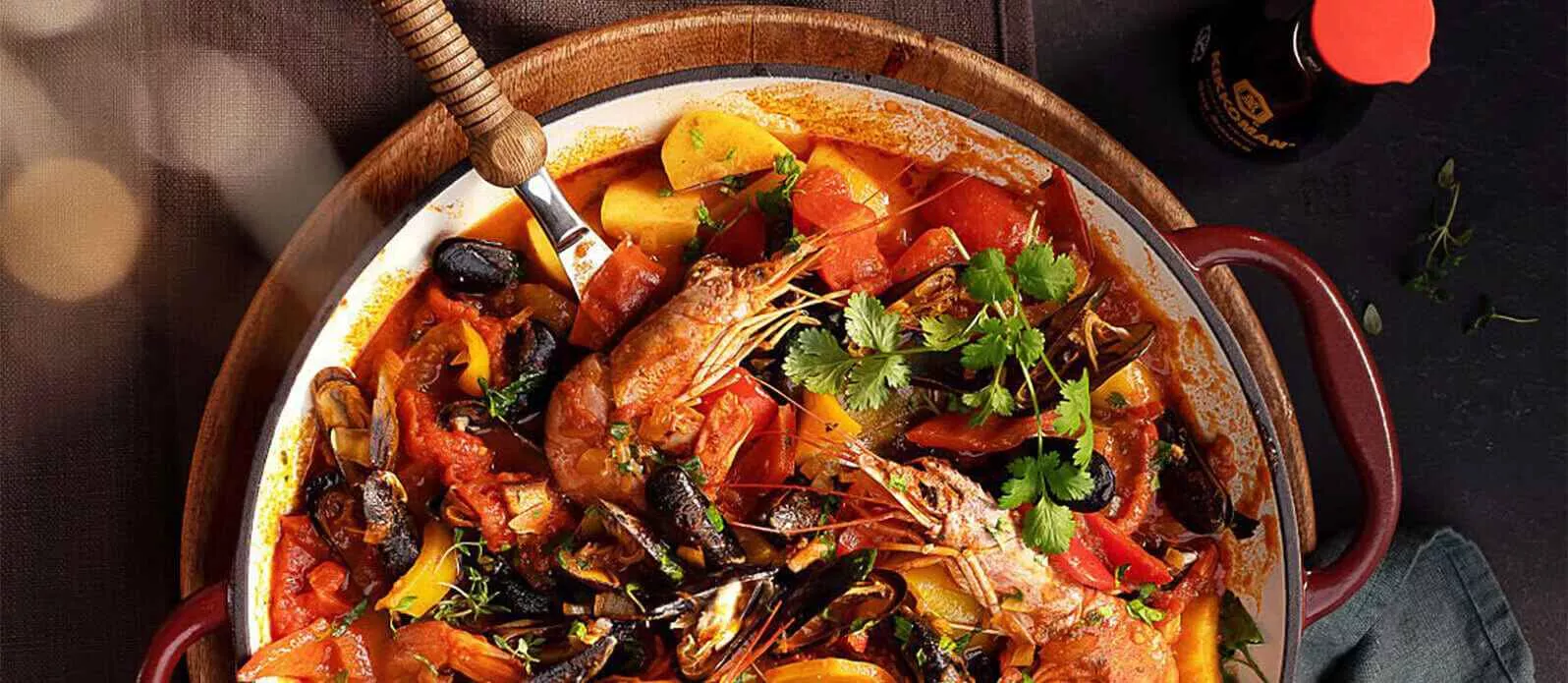 In de oven gebakken cataplana met mosselen en gamba’s