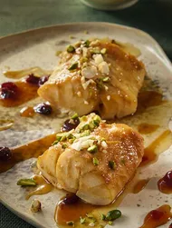 Cranberry-misokabeljauw met noten