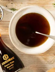 Vinaigrette van zoete sojasaus en sesam