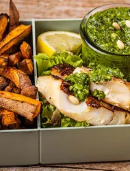 Gegrilde kabeljauw met zoeteaardappelfrietjes