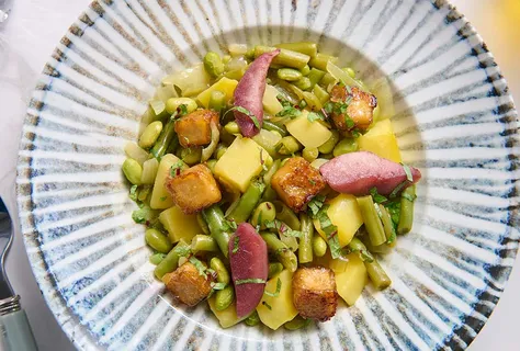 Peersalade met wijn, sperziebonen & tofu