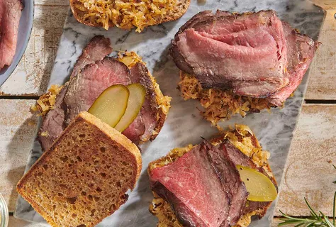 Gegrilde rosbief in pastramistijl