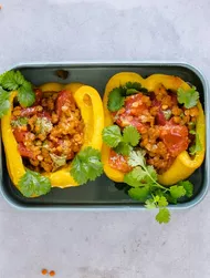 Gevulde paprika met linzen en tomaat