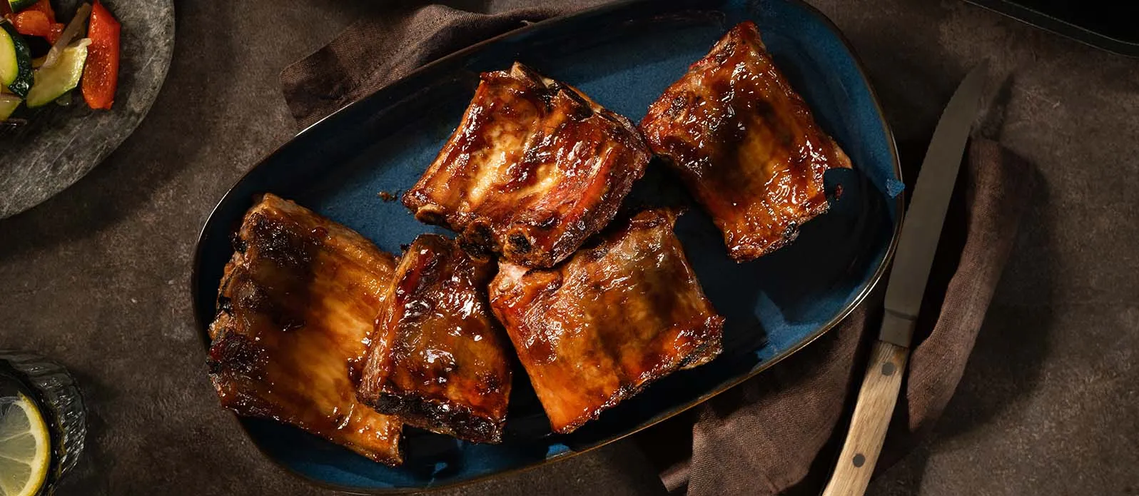 BBQ-ribbetjes met honingglazuur en  espressokruiden