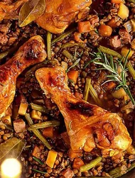 Gebraden kippendijen met linzenragout